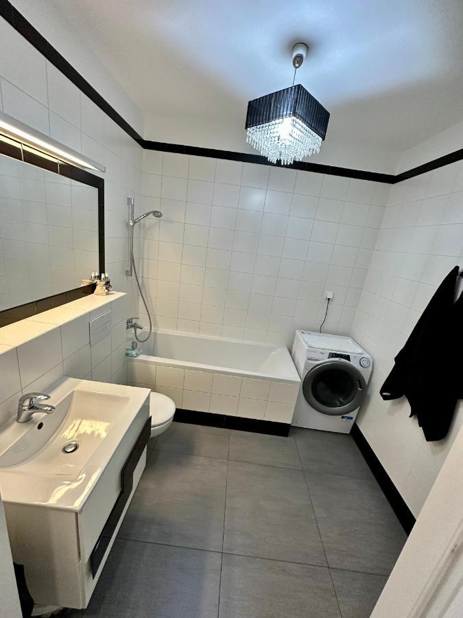 Апартаменты Browar Lubicz- 5Min Walk To The Old Town, Garage Краков Экстерьер фото